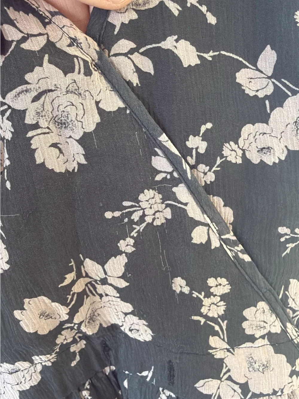 Women's Christy Dawn size large. Black Floral V-Neck Dress - Pink Flower Print